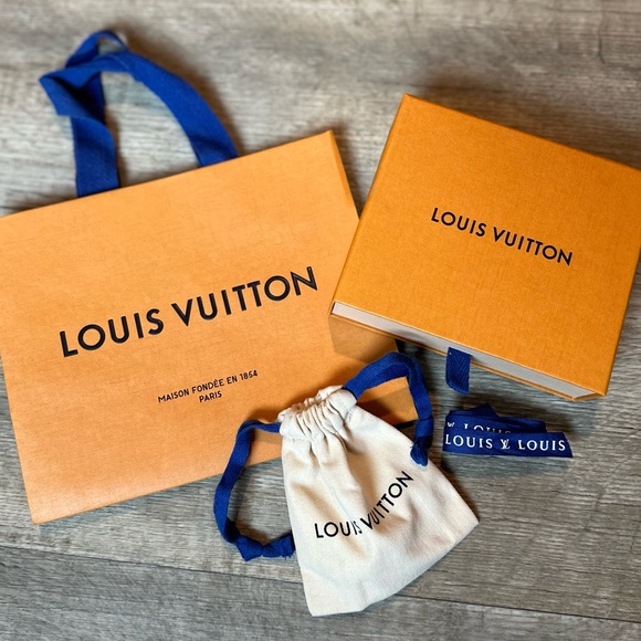 NEW Louis Vuitton Box, Bag, Dustbag, & Ribbon. Perfect Condition - Picture 2 of 6